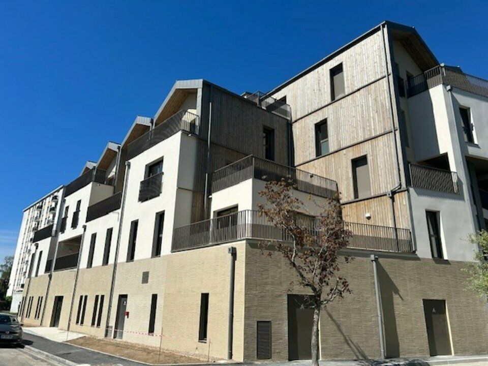 Vente local commercial 328 m² non divisibles