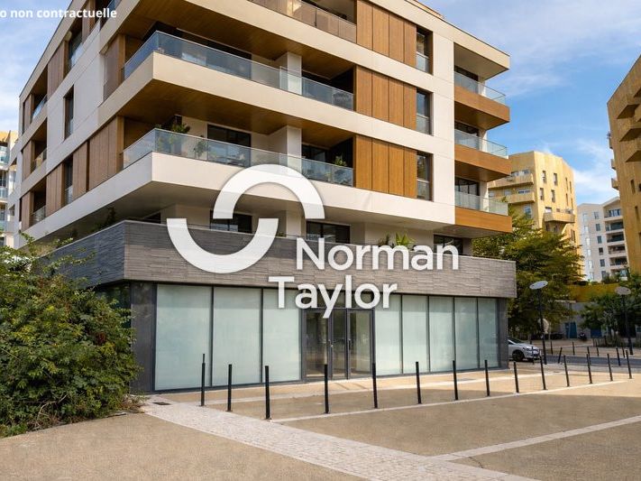 Location local commercial 221 m² non divisibles