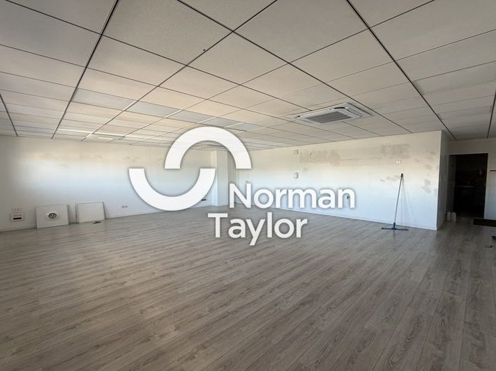 Location local commercial 105 m² non divisibles
