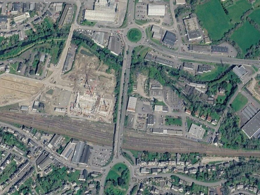 Location local commercial 1100 m² non divisibles