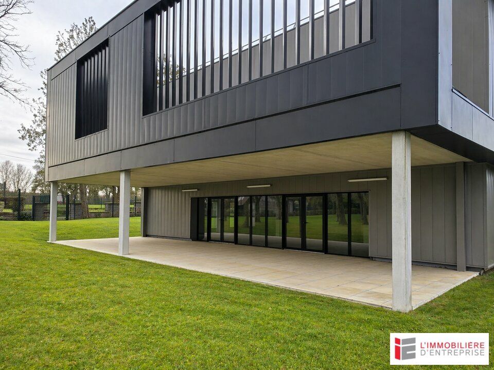 Location local d''activites 240 m² non divisibles