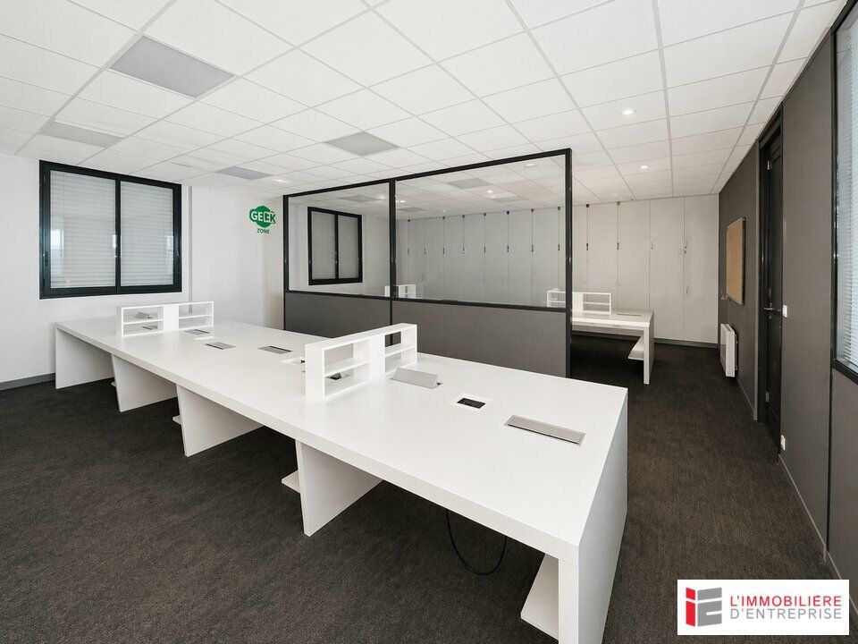 Vente bureaux 300 m² non divisibles