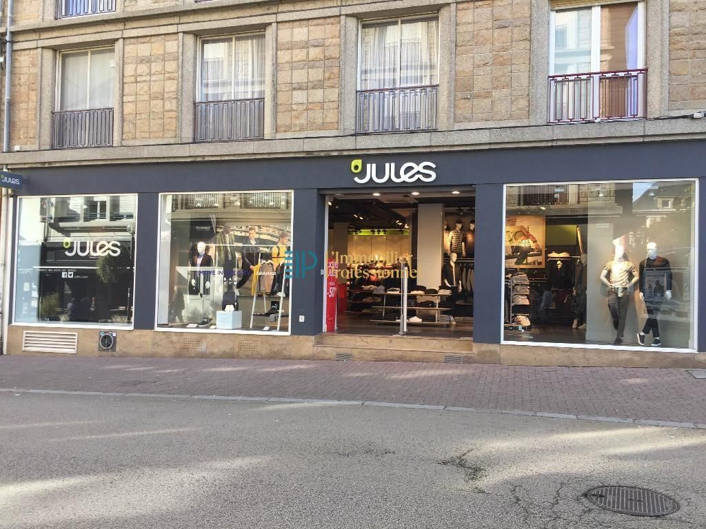 Location local commercial 230 m² à Lorient