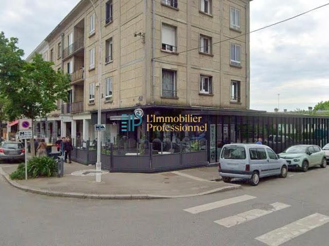 Location local commercial 347 m² à Lorient
