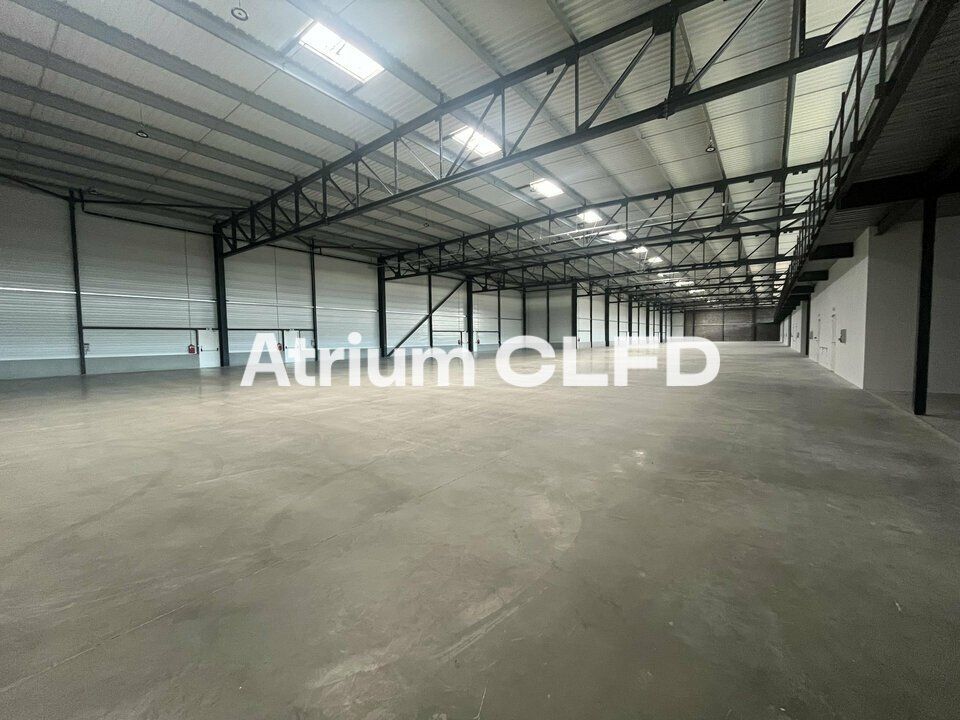 Location local d''activites 10313 m² divisibles à partir de 324.7 m²