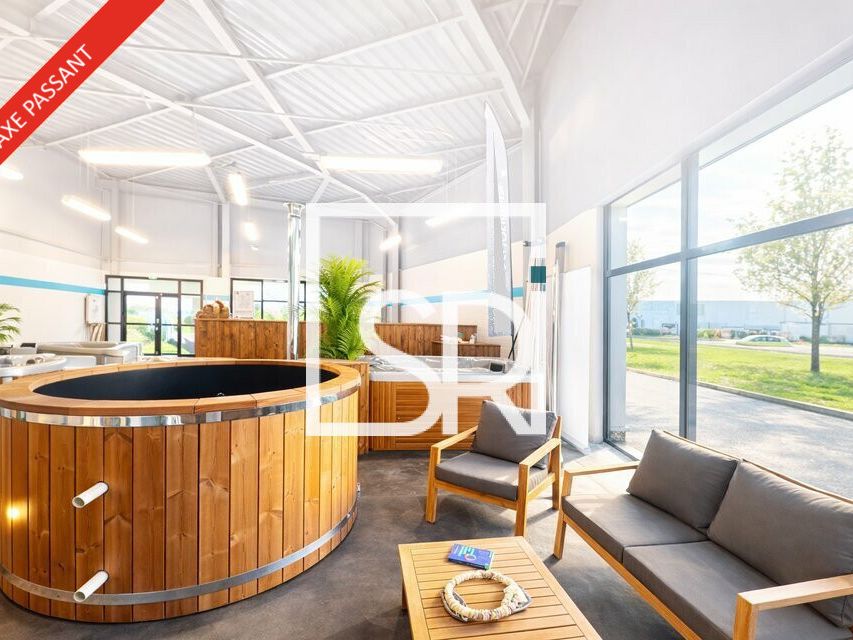 Location local commercial 311 m² non divisibles