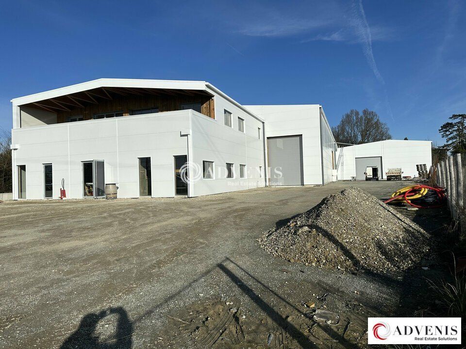 Location local d''activites 1765 m² non divisibles