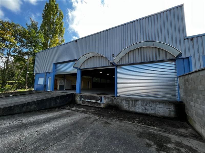 Location local d''activites 963 m² non divisibles