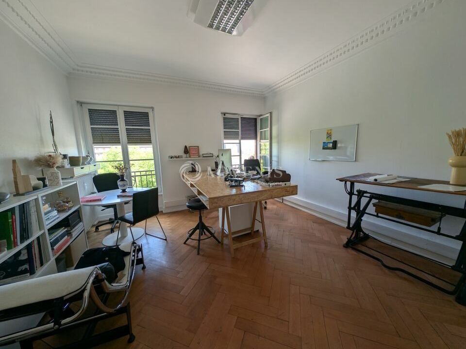 Lumineux bureaux à louer en R+3 - Quartier Etoile-Bourse - Strasbourg