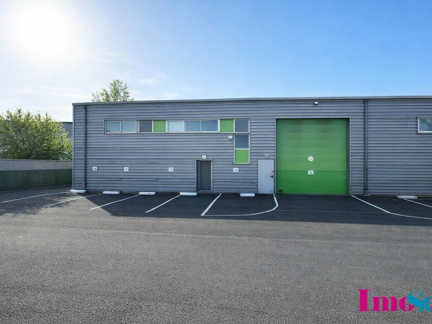 Location entrepot 330 m² non divisibles