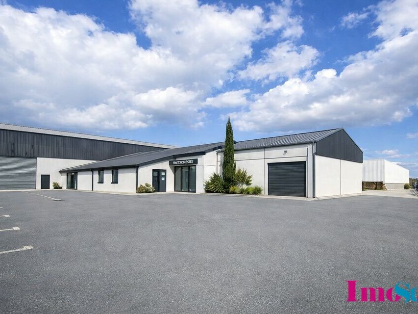 Location entrepot 280 m² non divisibles