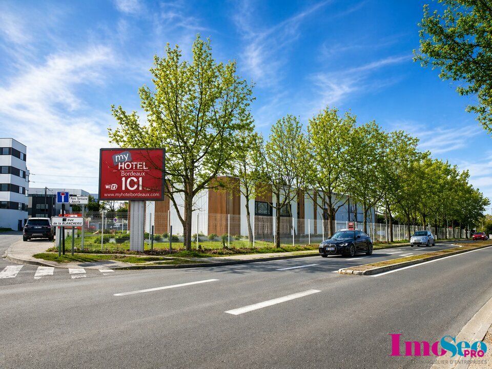 Location entrepot 127 m² non divisibles