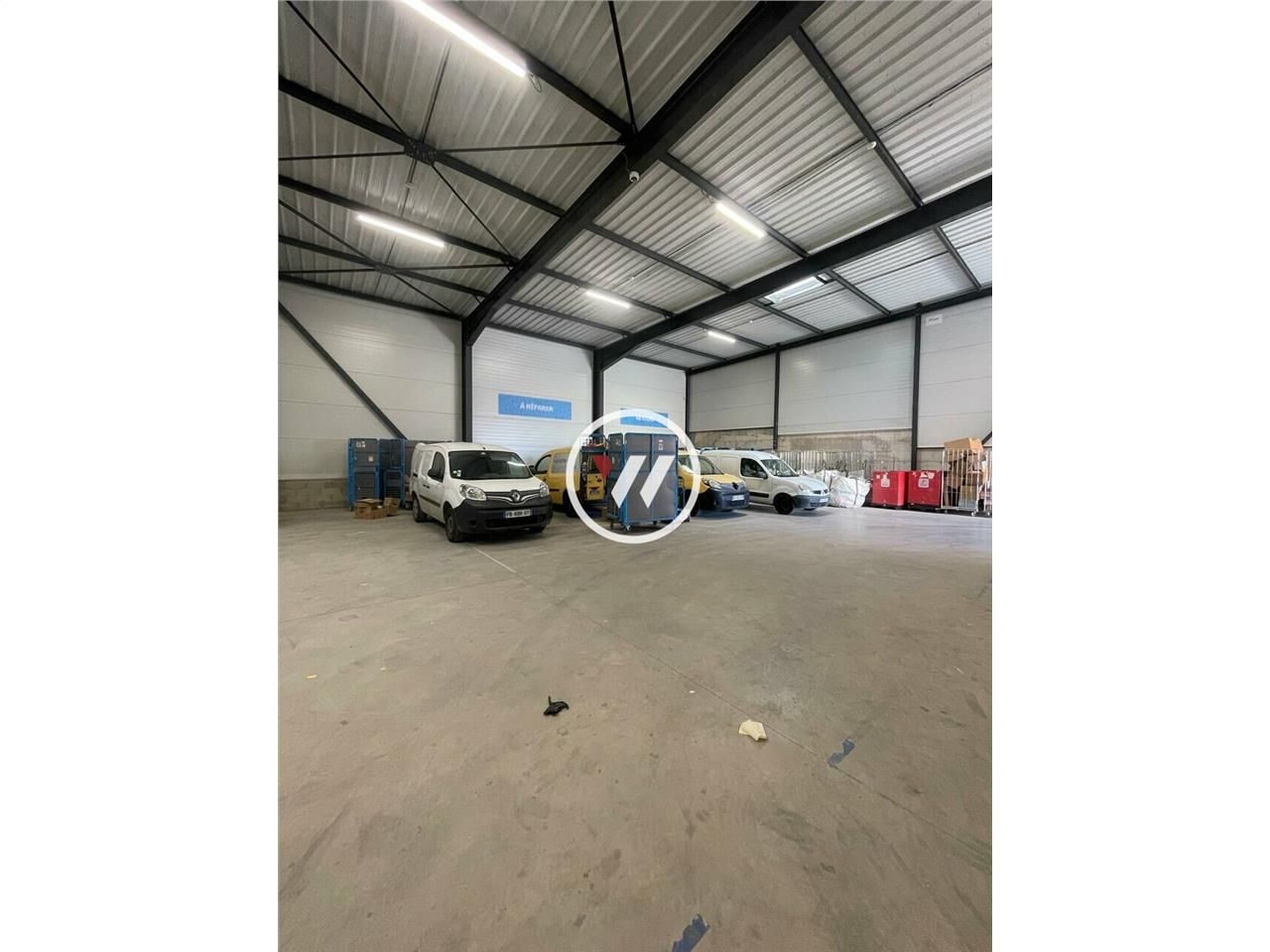 Location local d''activites 605 m² non divisibles