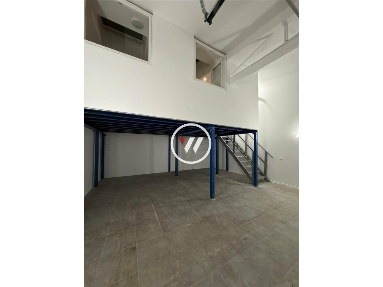 Location entrepot 100 m² non divisibles