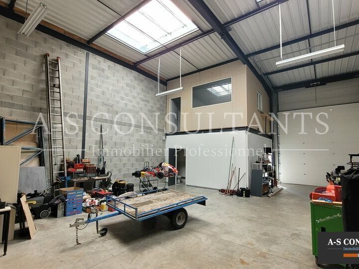 Location local d''activites 150 m² non divisibles