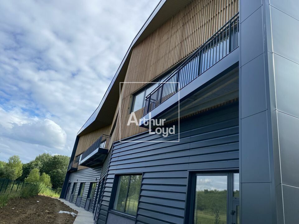 Vente local d''activites 3990 m² divisibles à partir de 418 m²