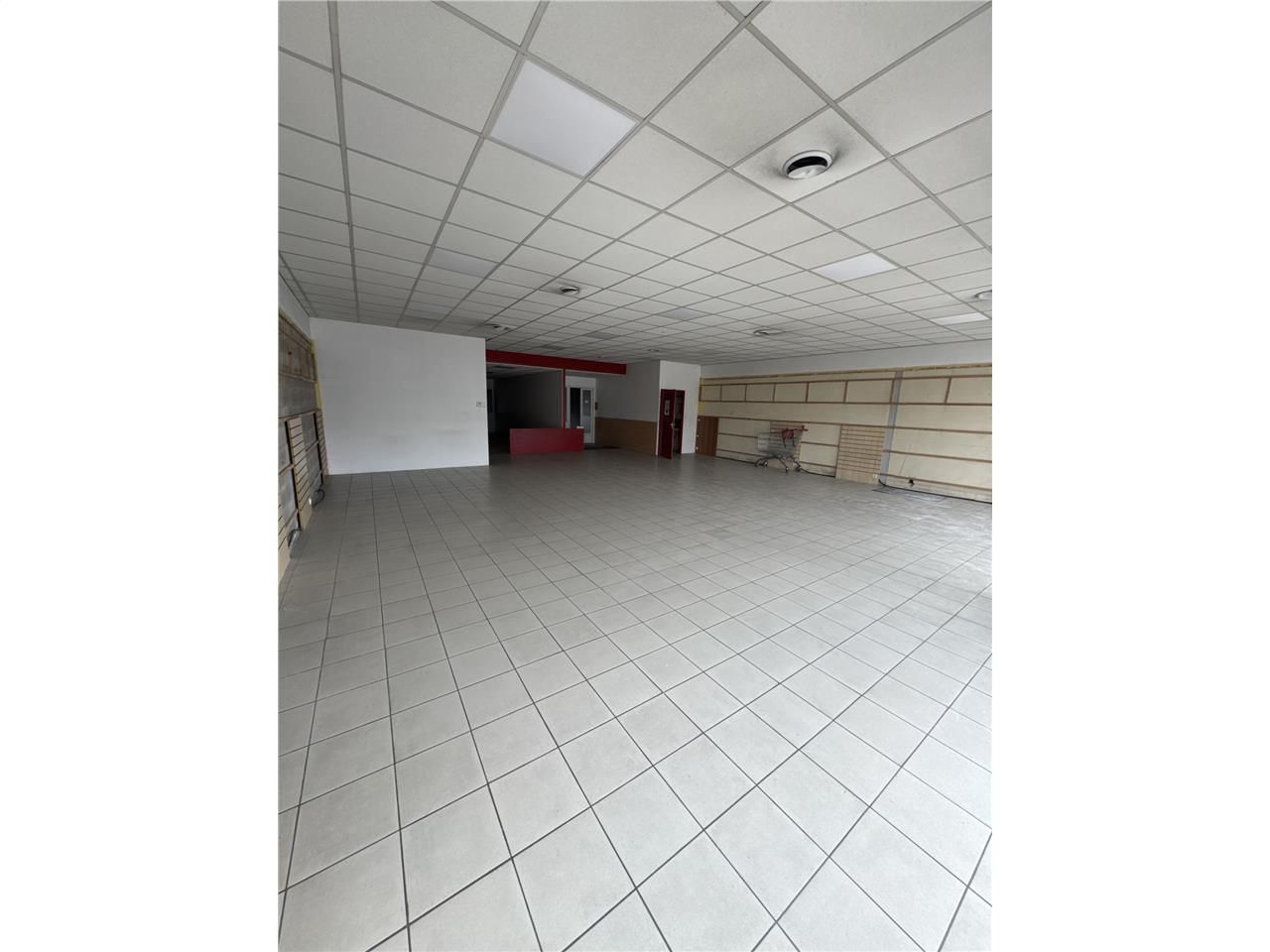 Location local commercial 200 m² à Montauban