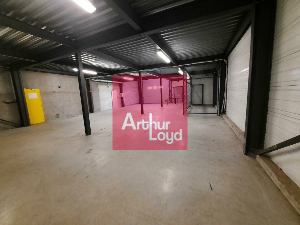 ROMAGNAT ZONE DE L'ARTIERE A  LOUER LOCAL ACTIVITE 775 M² - BATIMENT INDEPENDANT