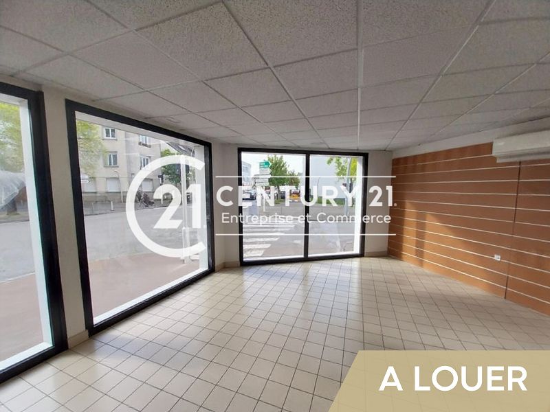 Location entrepot 117 m² à ST NAZAIRE
