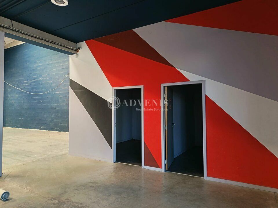 CELLULE D'ACTIVITE DE 458 M² !