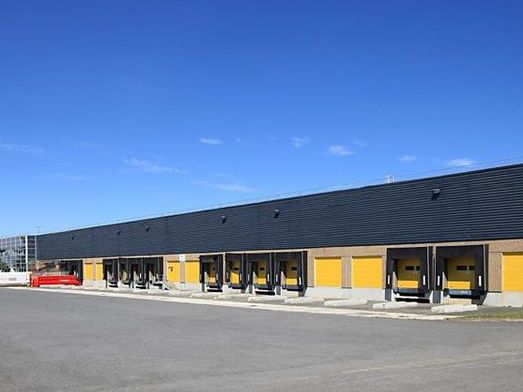 Location entrepôts 21604 m² non divisibles