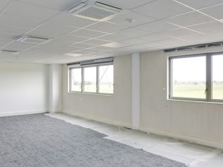 Location entrepôts 370 m² non divisibles