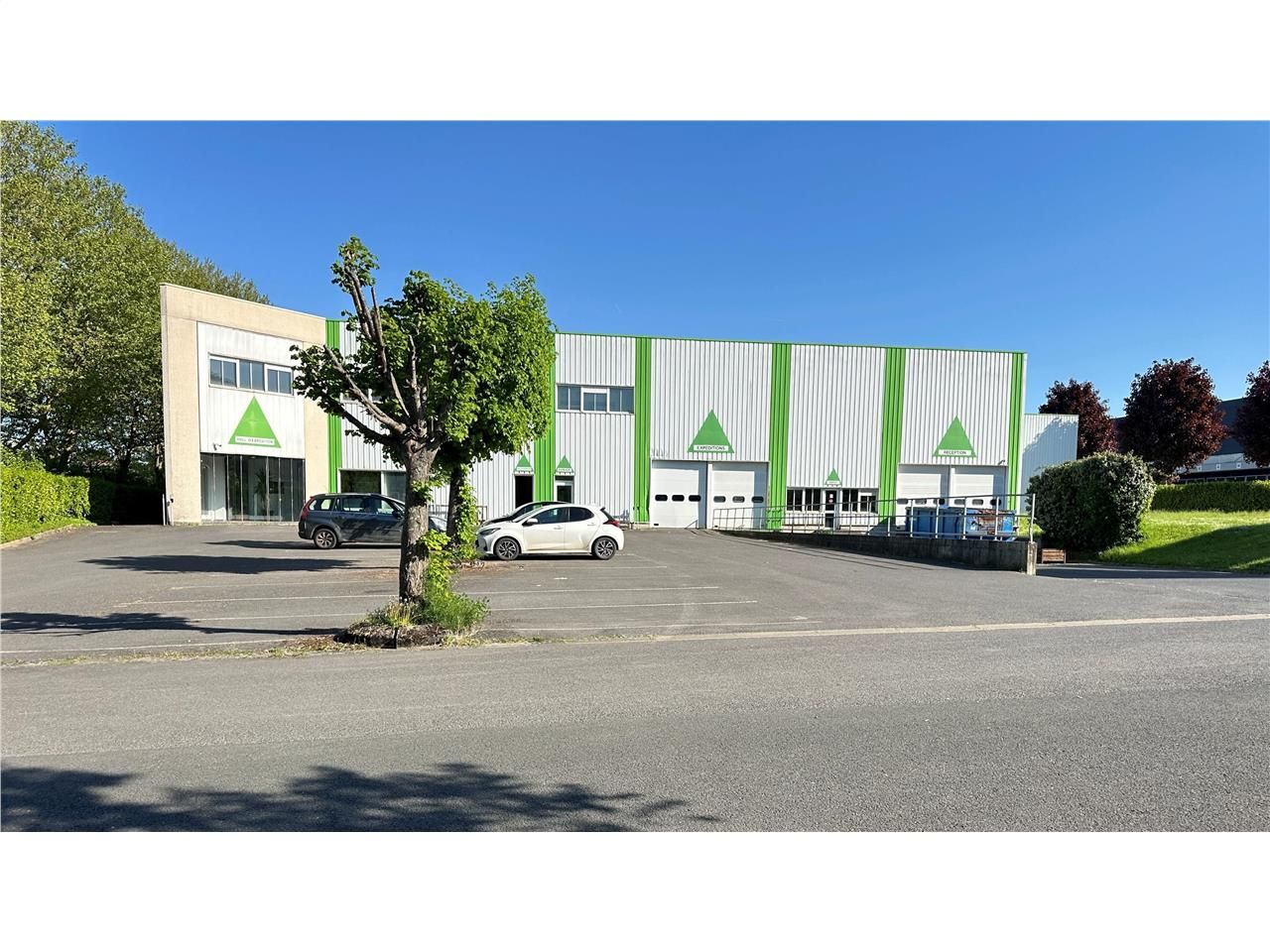 Vente entrepôts 3440 m² non divisibles