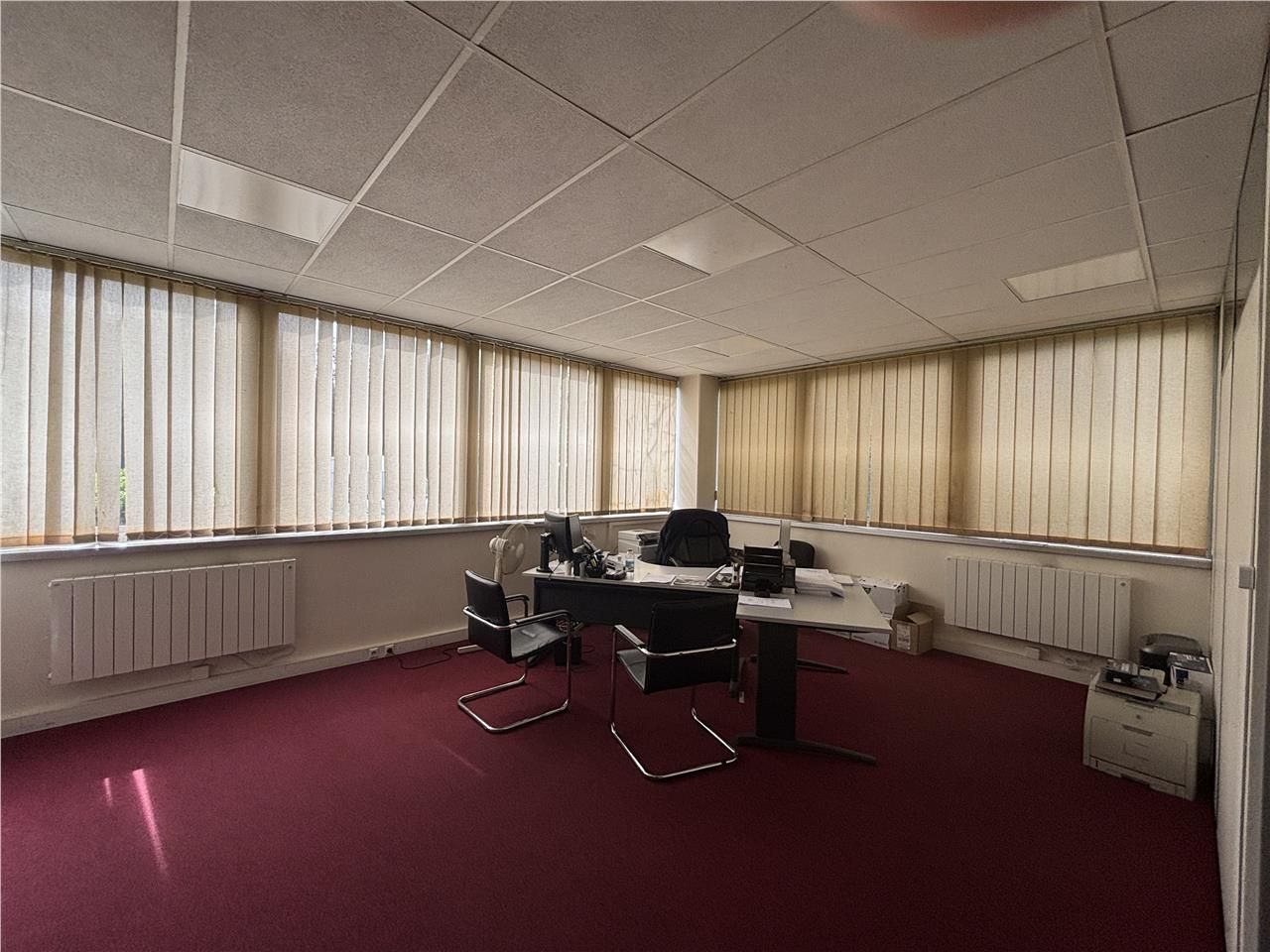 Location entrepôts 1608 m² non divisibles