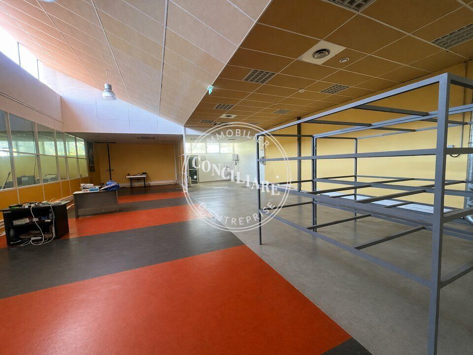 Vente local d''activites 600 m² non divisibles