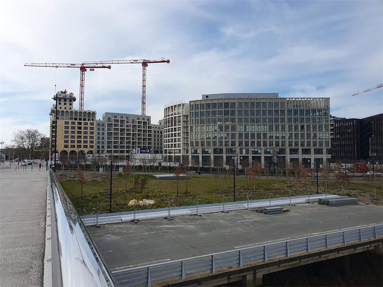 Location local commercial 427 m² non divisibles