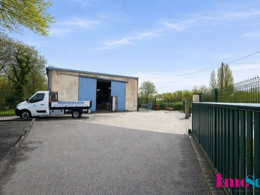 Entrepôt à vendre LATRESNE