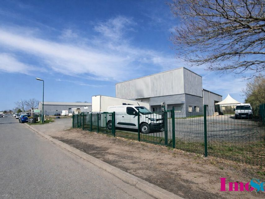 Vente entrepot 600 m² non divisibles