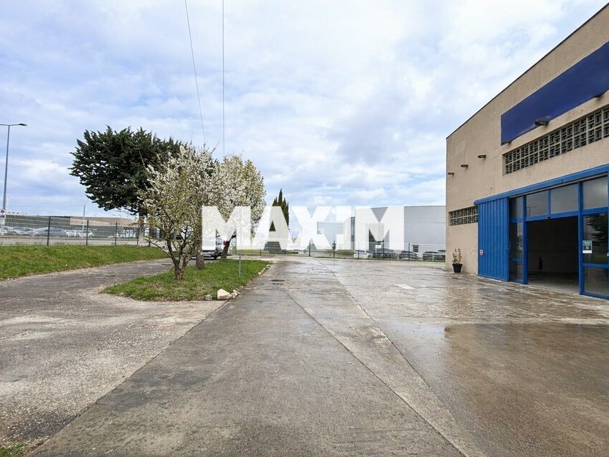 Location local d''activites 430 m² non divisibles