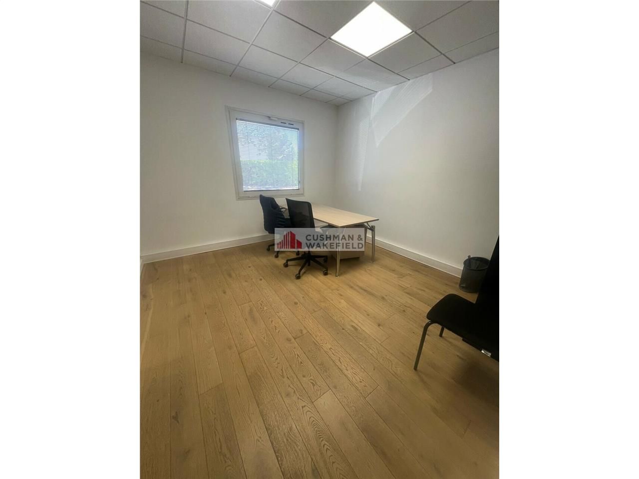 Location bureaux 118.85 m² non divisibles