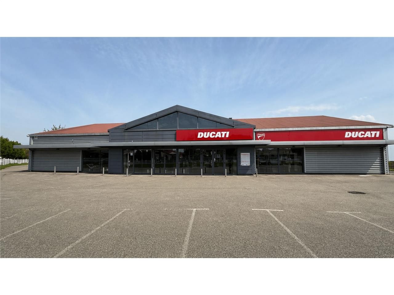 Location entrepots 816 m² non divisibles