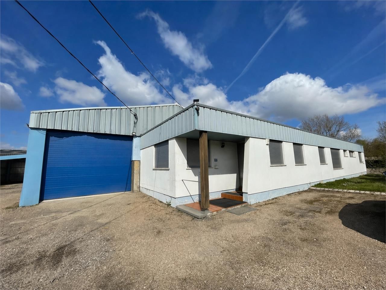 Vente activites 1570.00 m² non divisibles