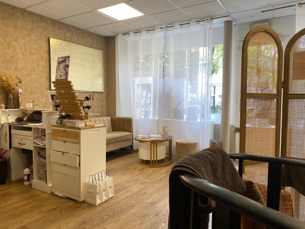 Location local commercial 52 m² non divisibles