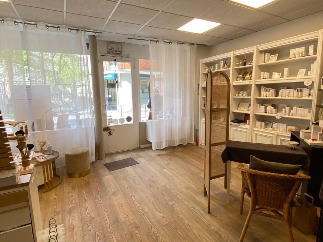 Location local commercial 52 m² non divisibles
