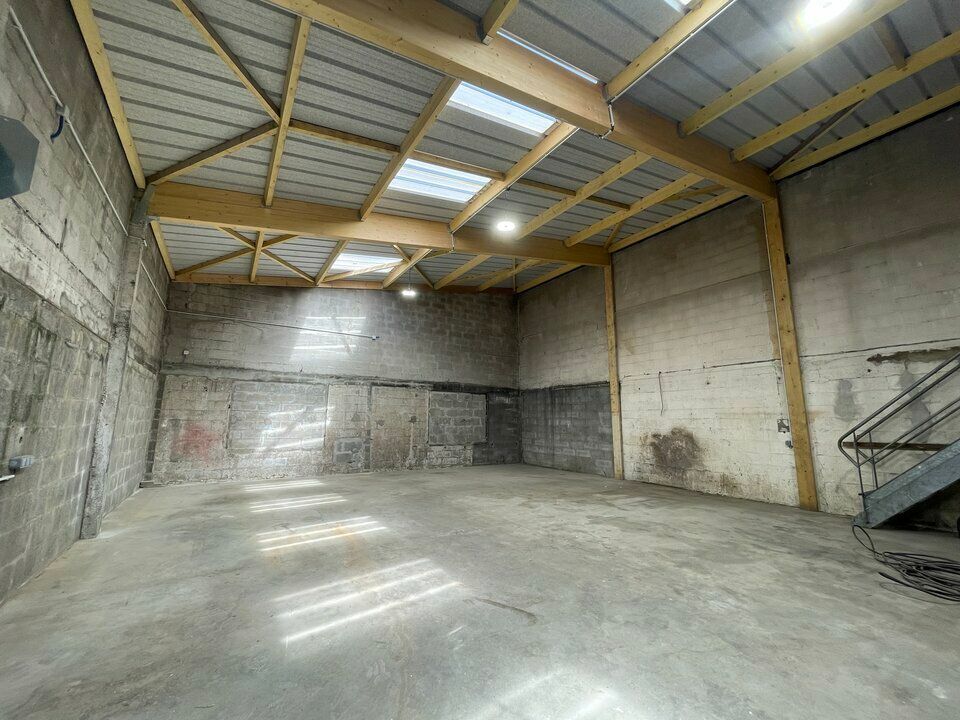 Vente local d''activites 274 m² non divisibles