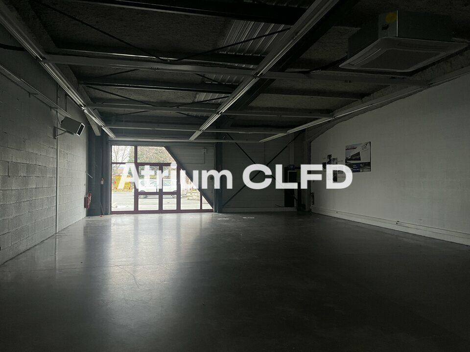 Location local commercial - 481 m²