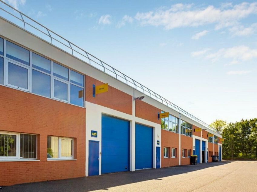 Location local d''activites 336 m² non divisibles