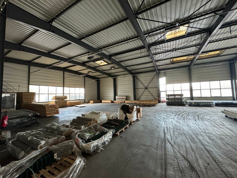 Vente local d''activites 8050 m² divisibles à partir de 2200 m²
