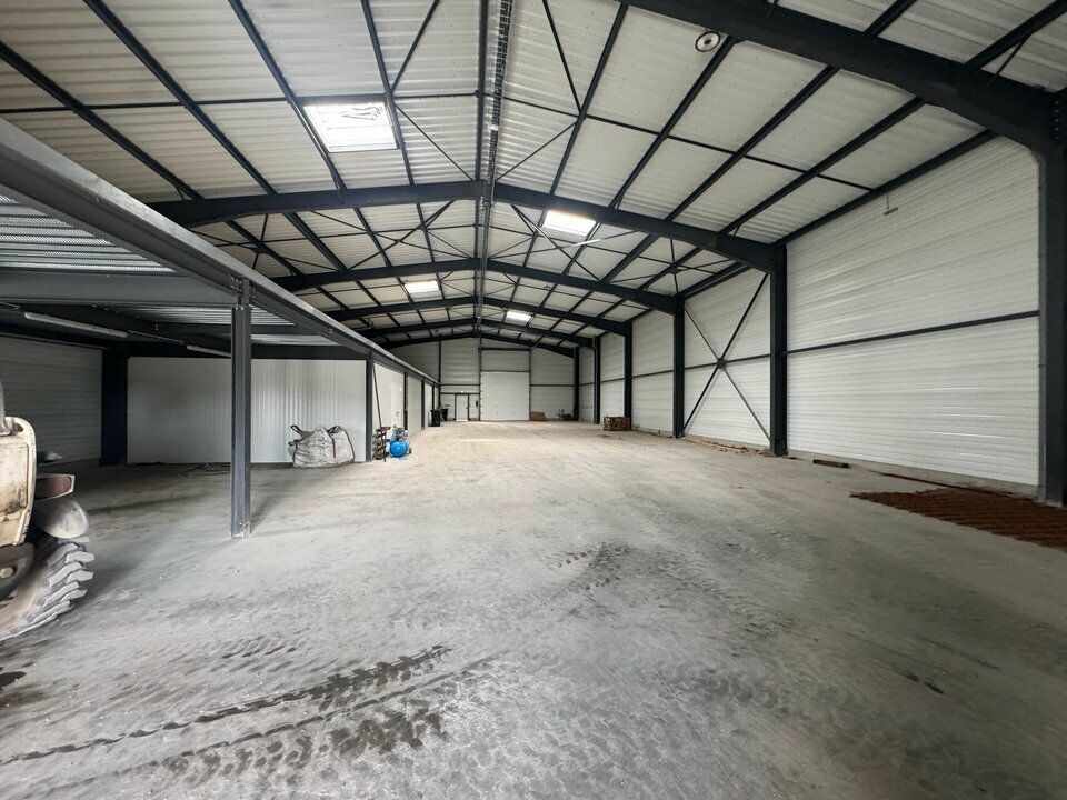 Location local d''activites 625 m² non divisibles