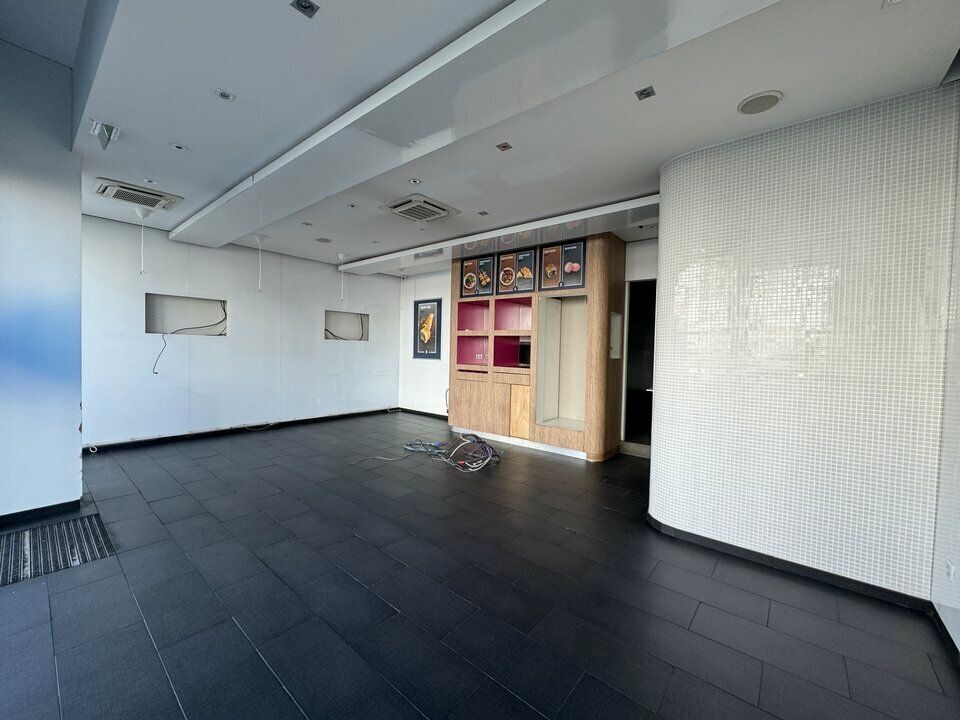 JOUE-LES-TOURS SUR AXE LOCAL COMMERCIAL A LOUER 170 M²