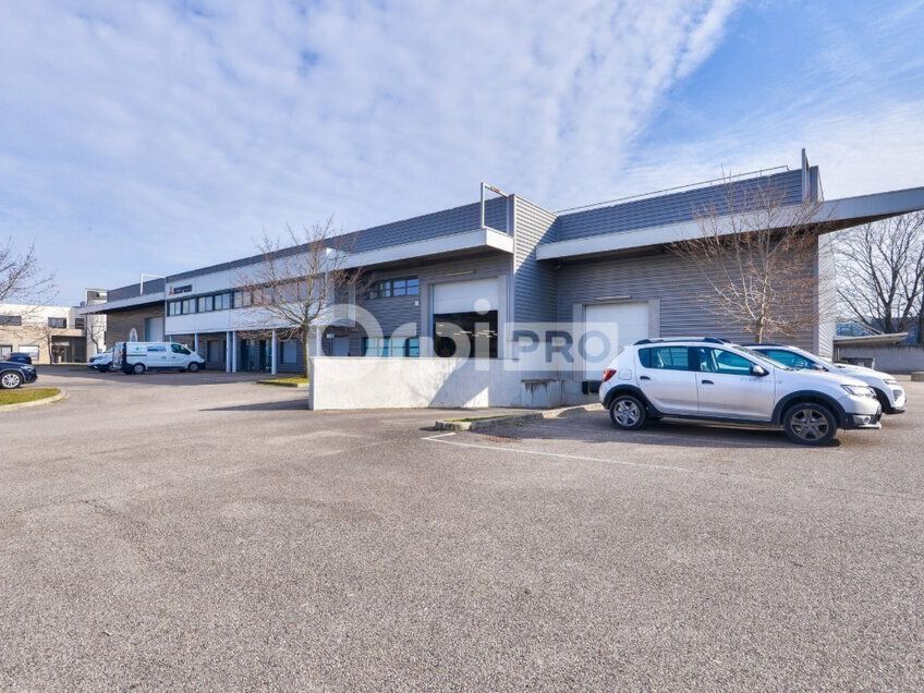 Location local d''activites 1032 m² non divisibles