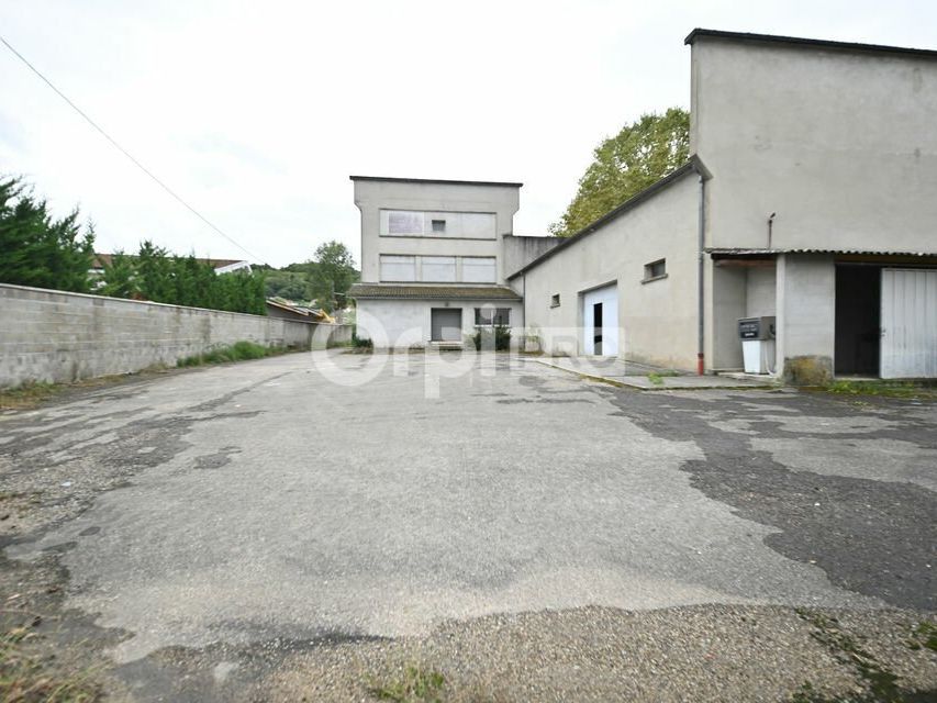 Location local d''activites 475 m² non divisibles