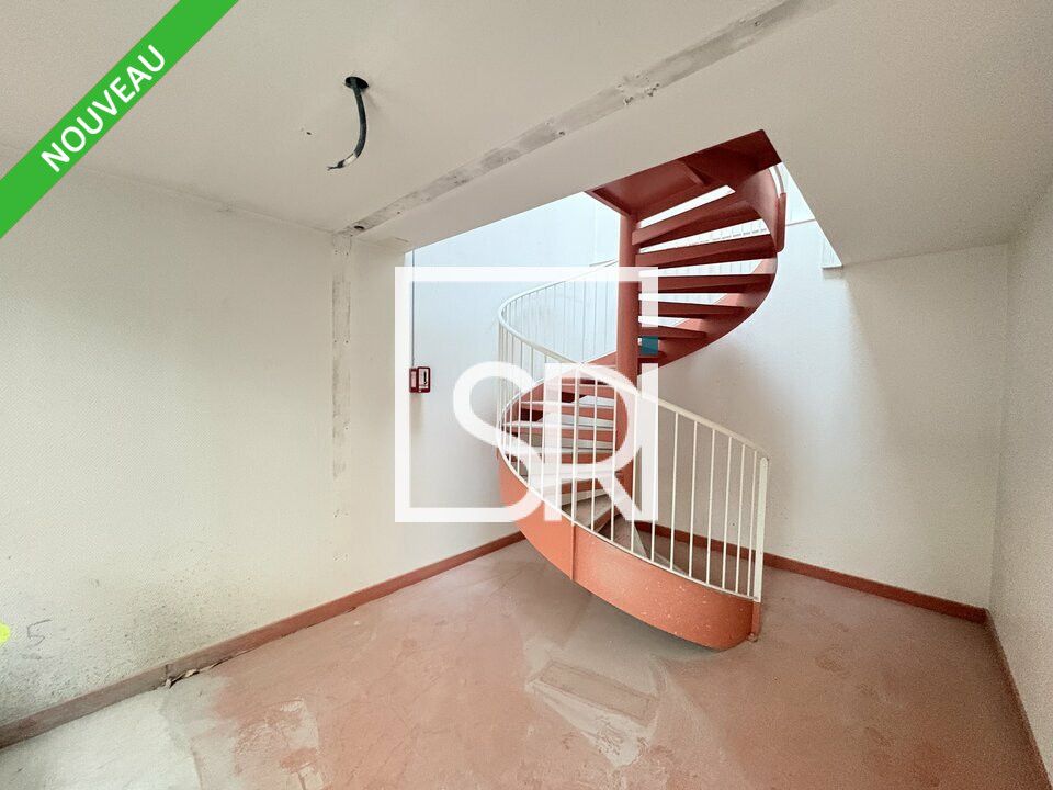 Location local commercial 284 m² divisibles à partir de 164 m²