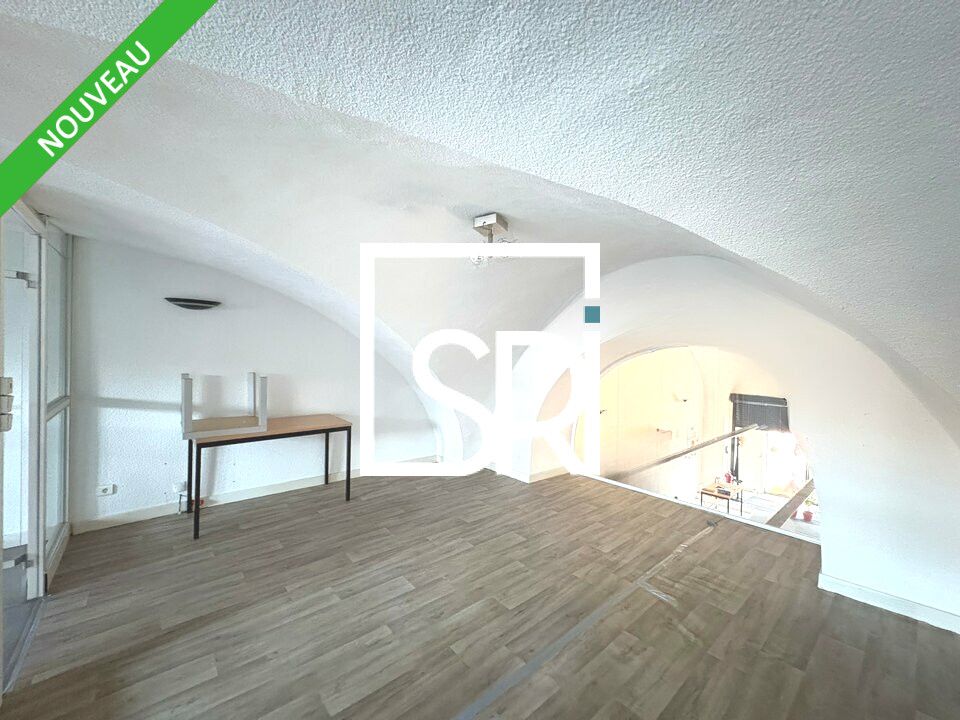 VISIBILITE - LOCATION LOCAL COMMERCIAL / BUREAUX 284 M² DIVISIBLES A PARTIR DE 164 M² - HYPER CENTRE - 63000 CLERMONT-FERRAND