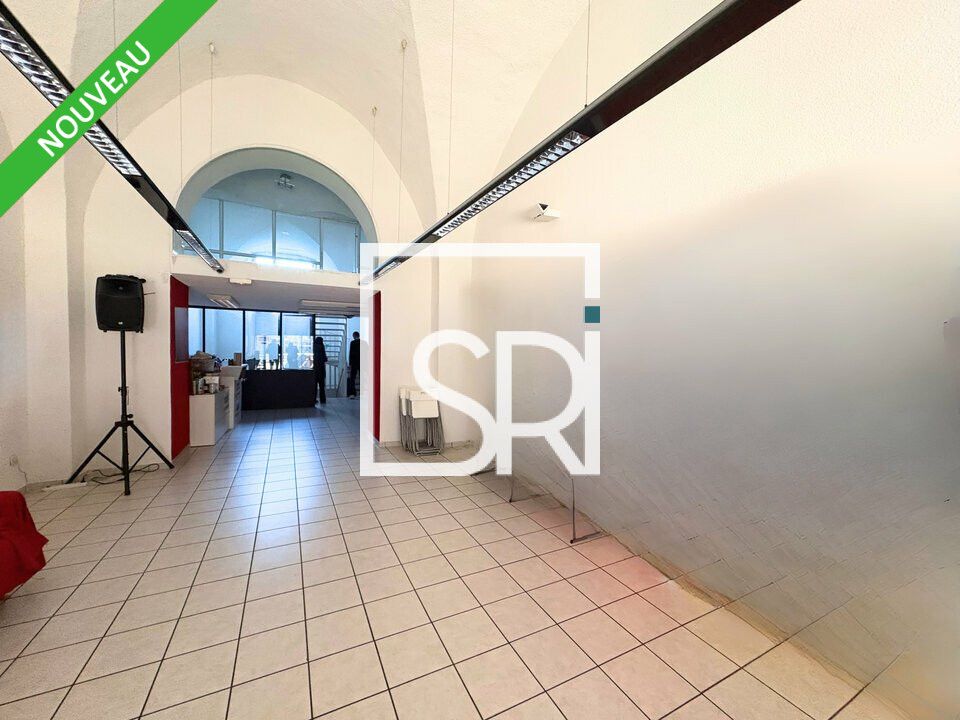 Location local commercial 164 m² non divisibles