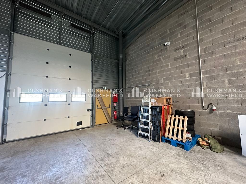 Location activités 450 m² non divisibles